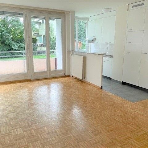 Proche aéroport et organisations internationales - Photo 1