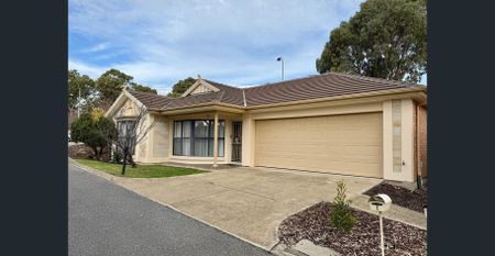 Superbly located sandstone-fronted villa - Photo 4