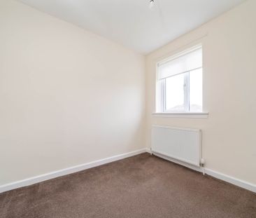 Price £1,250 pcm - Available Now - Unfurnished - Photo 5