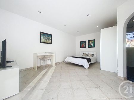 Location Maison 6 pièces 200m² ST LAURENT DU VAR 06700 - Photo 5