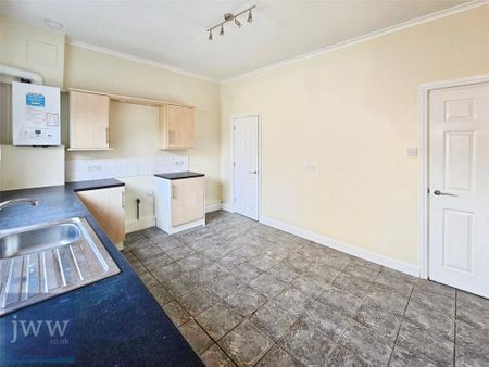 2 bedroom end of terrace house to rent - Photo 3