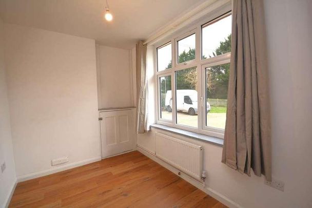 Stanley Hill, Amersham, HP7 - Photo 1