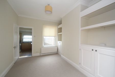 2 bedroom terraced house to rent - Photo 4