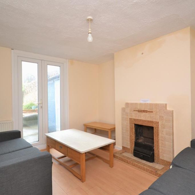 7 bedroom terraced house to rent - Photo 1