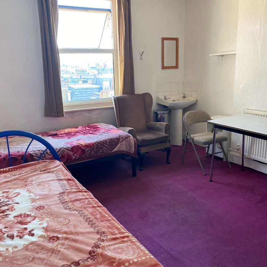 Room in a Shared House, Shepherds Bush Road, W6 - Photo 1