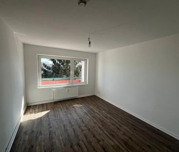 2,5 Zimmer Wohnung im Herzen von Suchsdorf, braucht etwas Liebe. - Photo 1