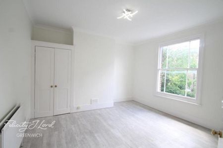 4 bedroom semi-detached house to rent - Photo 2