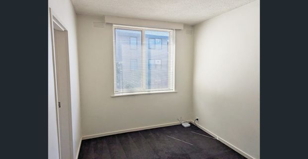 Open: Thursday 2nd April 3:00pm - 3:15pm - Photo 1