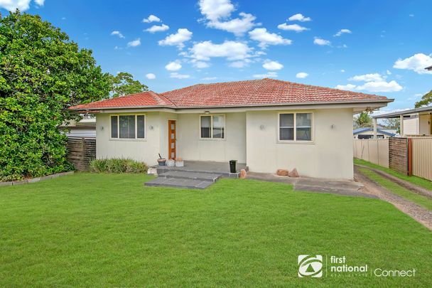 6 Melba Road, 2147, Lalor Park Nsw - Photo 1