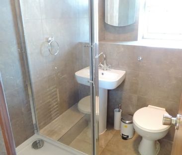 Room in a Shared Flat, Finch House, SE8 - Photo 6