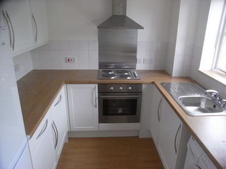 2 bedroom terraced house to rent - Photo 3