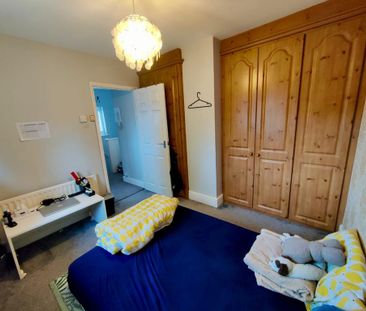 2 bedroom end of terrace house to rent - Photo 5