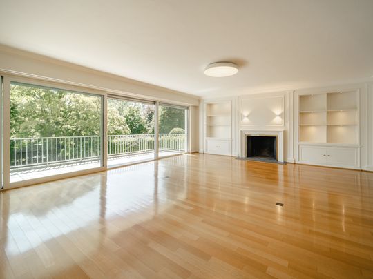 Prins van Oranje, Ukkel - Photo 1