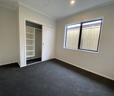 68 Hokioi Drive, Kenepuru - Photo 4
