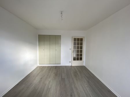 Location Appartement 3 pièces 86m² REIMS 51100 - Photo 4