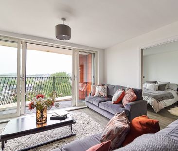 Sovereign Point, Bath, BA2 - Photo 2