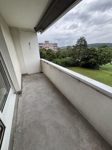 4.5-Zimmer-Wohnung mit Weitblick - zentral & modern - Photo 4