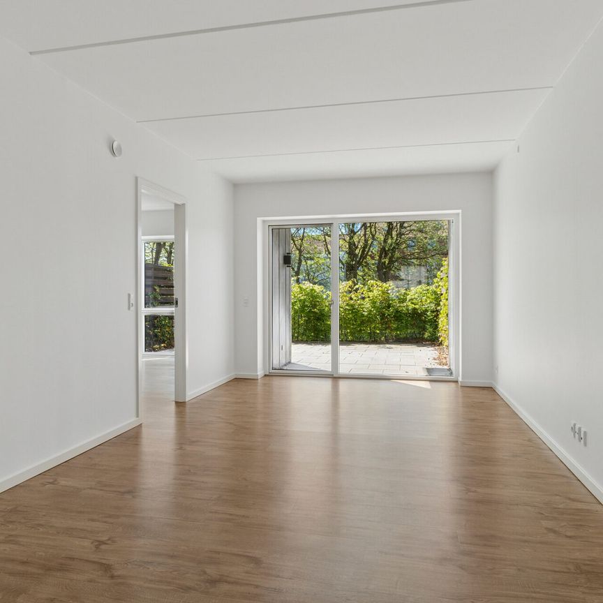 Moderne lejlighed med stor altan - Photo 1