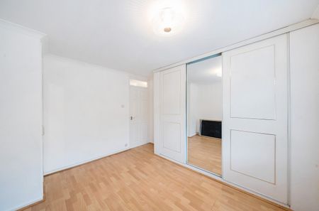 Summerly Street, London, SW18 - Photo 3