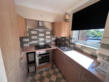 2 bedroom flat to rent - Photo 4
