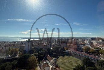 Apartamento T5+1 em Lisboa