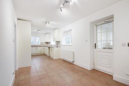 3 bedroom detached house to rent - Photo 5