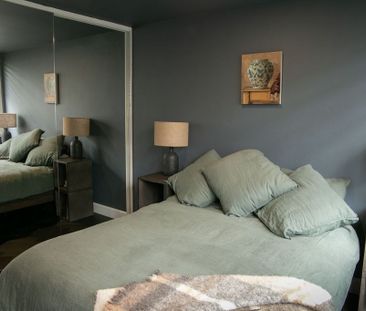 Immaculately presented apartment with breaktaking views! - Photo 4