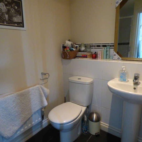 Student Property, Baxendale Road, PO19 - Photo 1