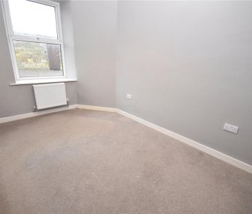 2 bedroom end of terrace house to rent - Photo 4