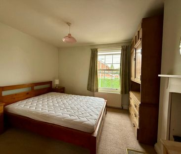 Terraced House to rent on - Photo 1