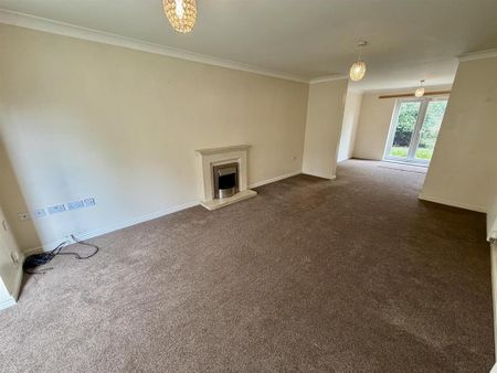 6 bedroom detached house to rent - Photo 4