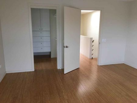 REDUCED - Quality Water Front townhouse - Photo 3