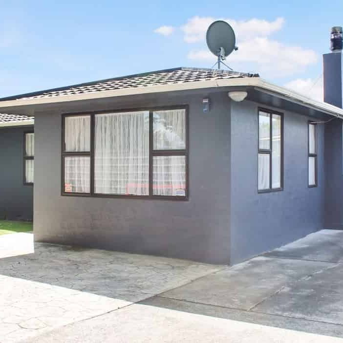 Terrific on Tremaine!! - Photo 1