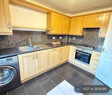 3 bedroom semi-detached house to rent - Photo 4