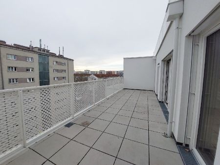 Helle und gemütliche 3-Zimmer-Wohnung mit großer Terrasse - Foto 3