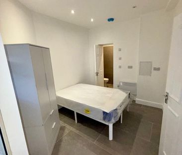 1 Bed Flat, West Hill, SW18 - Photo 2