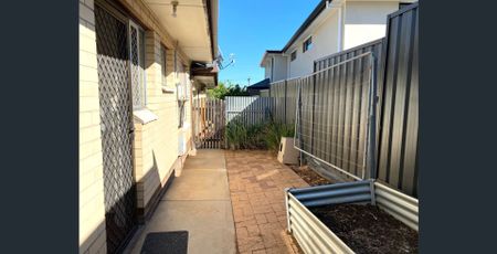 Available Now! Well Maintained 2 Bedroom Unit in a Convenient Location! - Photo 5