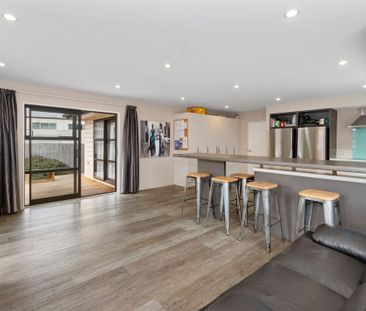 Private Modern room available - Photo 4