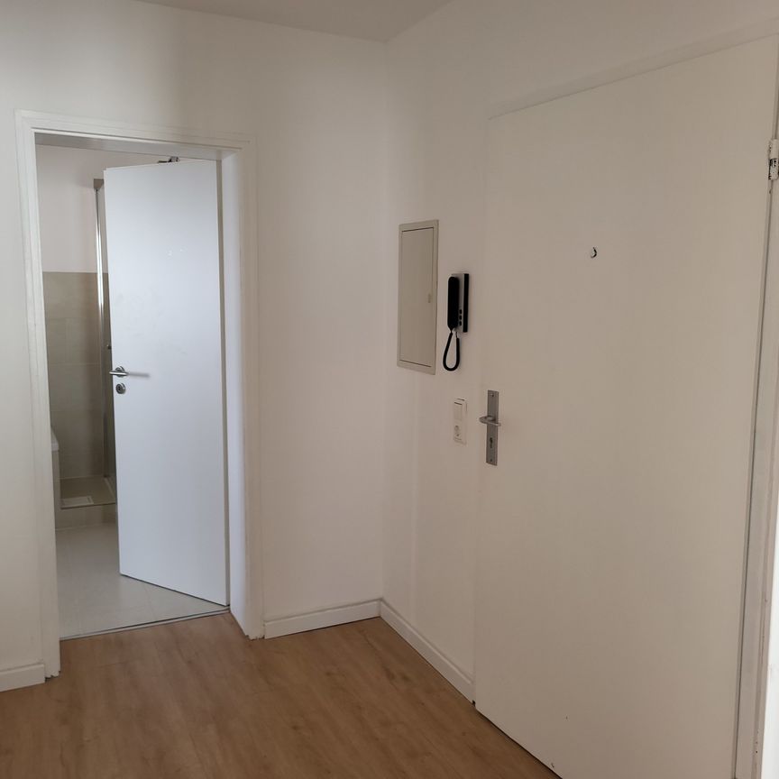 Renovierte 3 Zimmerwohnung mit schicker Einbauküche in zentraler Lage in Welschneudorf! - Foto 1