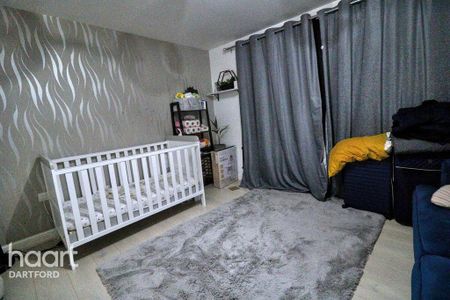 4 bedroom townhouse to rent - Photo 5