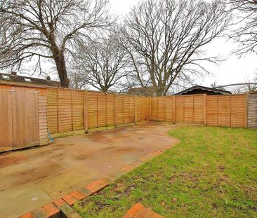 2 bedroom end of terrace house to rent - Photo 2
