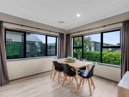 Modern Chartwell Living – Built 2020 & Ready to Impress! - Photo 4