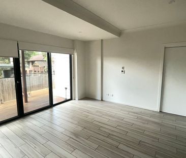 A stylish home in the perfect location is ready for you to move in! - Photo 1