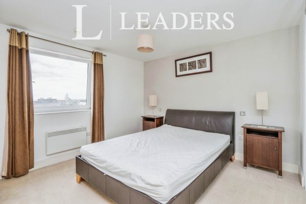 2 bedroom apartment to rent Brecon House, The Canalside, Portsmouth, PO1 - Photo 1