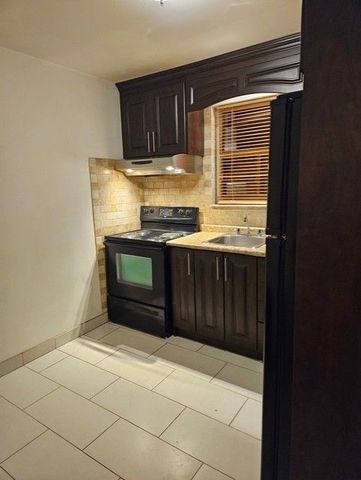 For Lease - 71 Thirteenth Street Unit# 3, Toronto, Ontario - Photo 3