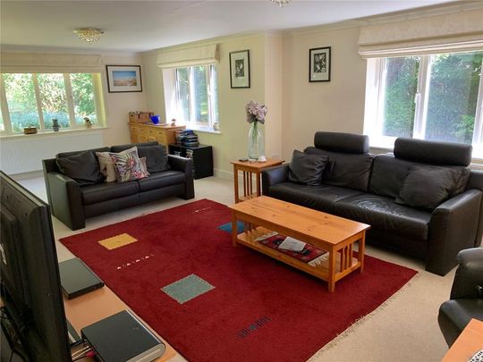 5 bedroom detached house to rent - Photo 1