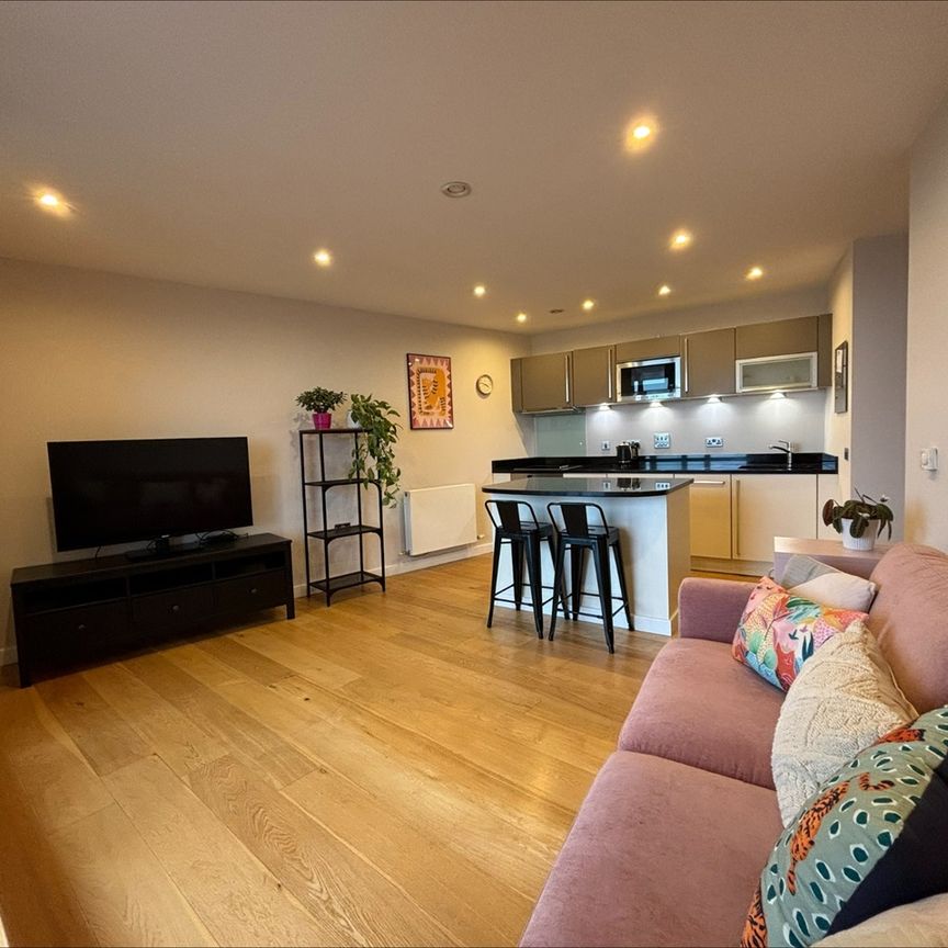 1 Bed Flat, Candle House, LS1 - Photo 1