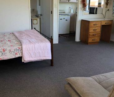 Sunny Studio - Photo 1