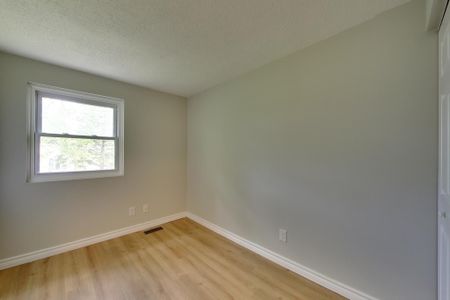 For Lease - 355 Somerset Crescent, Sarnia, Ontario - Photo 5