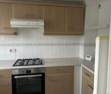 2 bedroom semi-detached house to rent - Photo 5